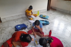 Hostle-students-img3