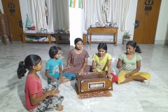 Hostle-students-img6